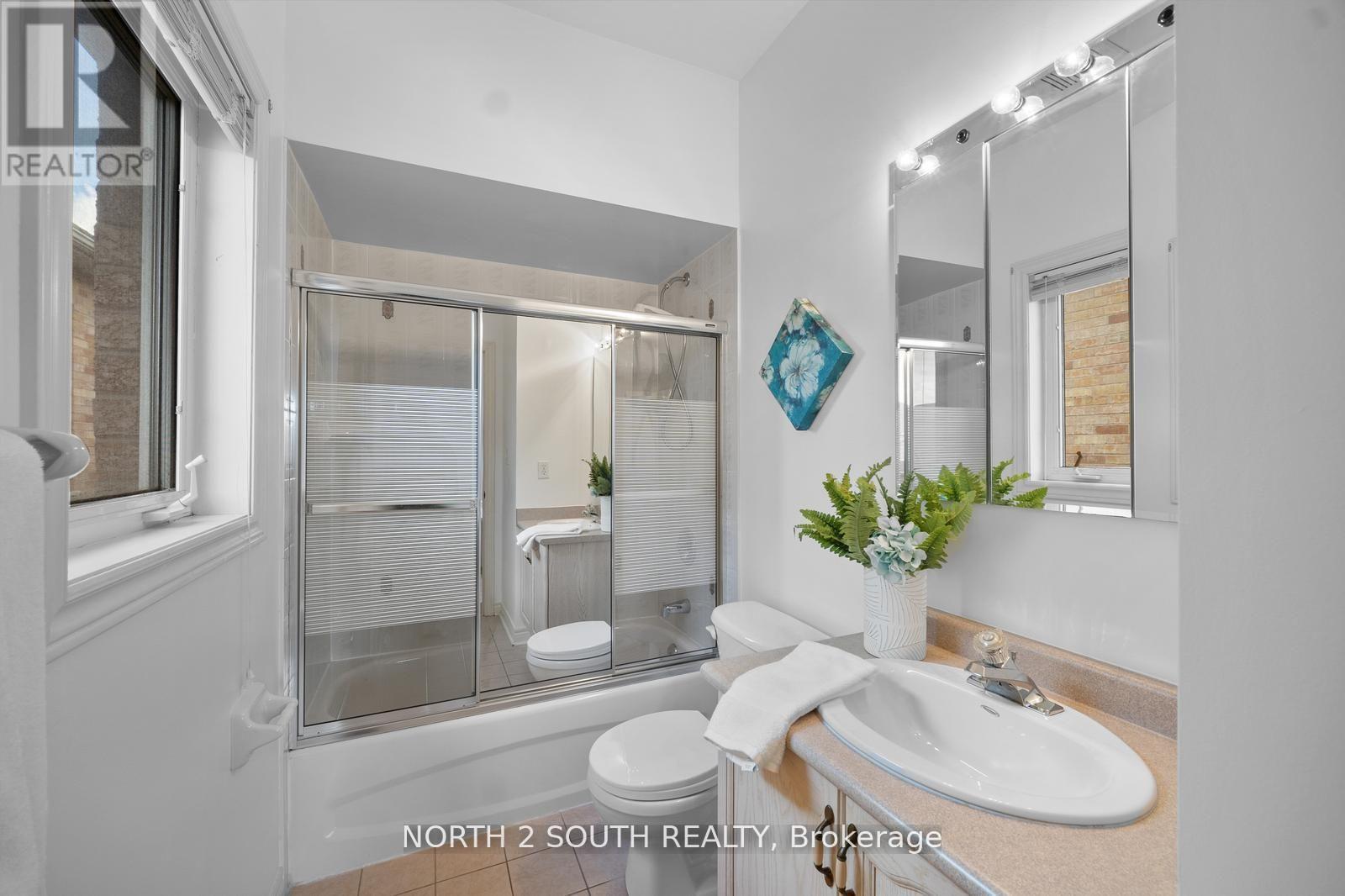 46 Silverado Trail, Vaughan, Ontario  L4H 1W3 - Photo 23 - N12771260