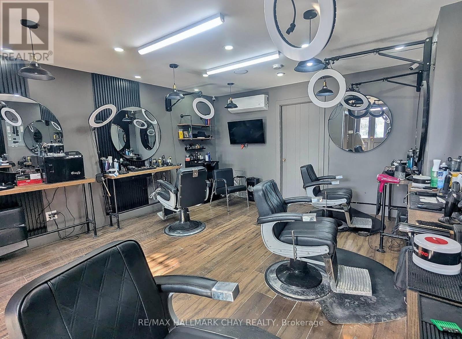 67 Holland Street, Bradford West Gwillimbury, Ontario  L9N 1C5 - Photo 4 - N12771268