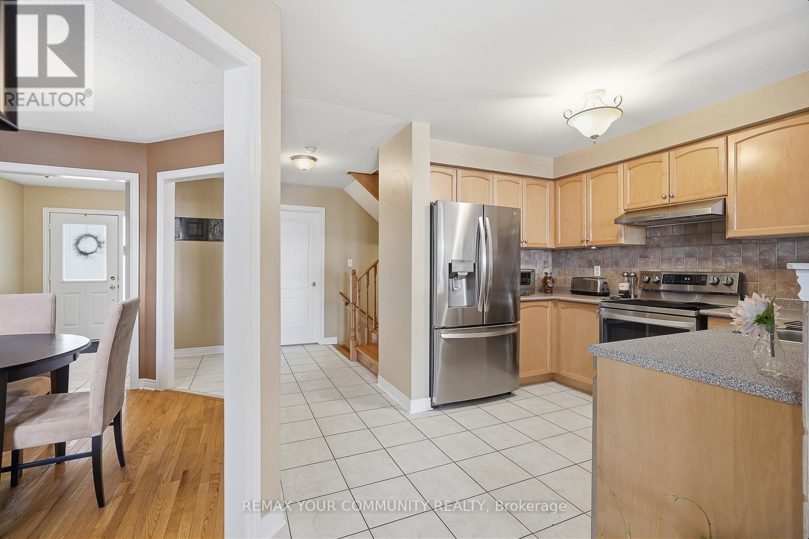 94 Sunridge Street, Richmond Hill, Ontario  L4E 3Z4 - Photo 10 - N12771298