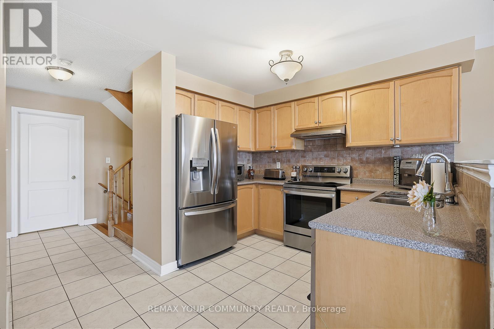 94 Sunridge Street, Richmond Hill, Ontario  L4E 3Z4 - Photo 11 - N12771298