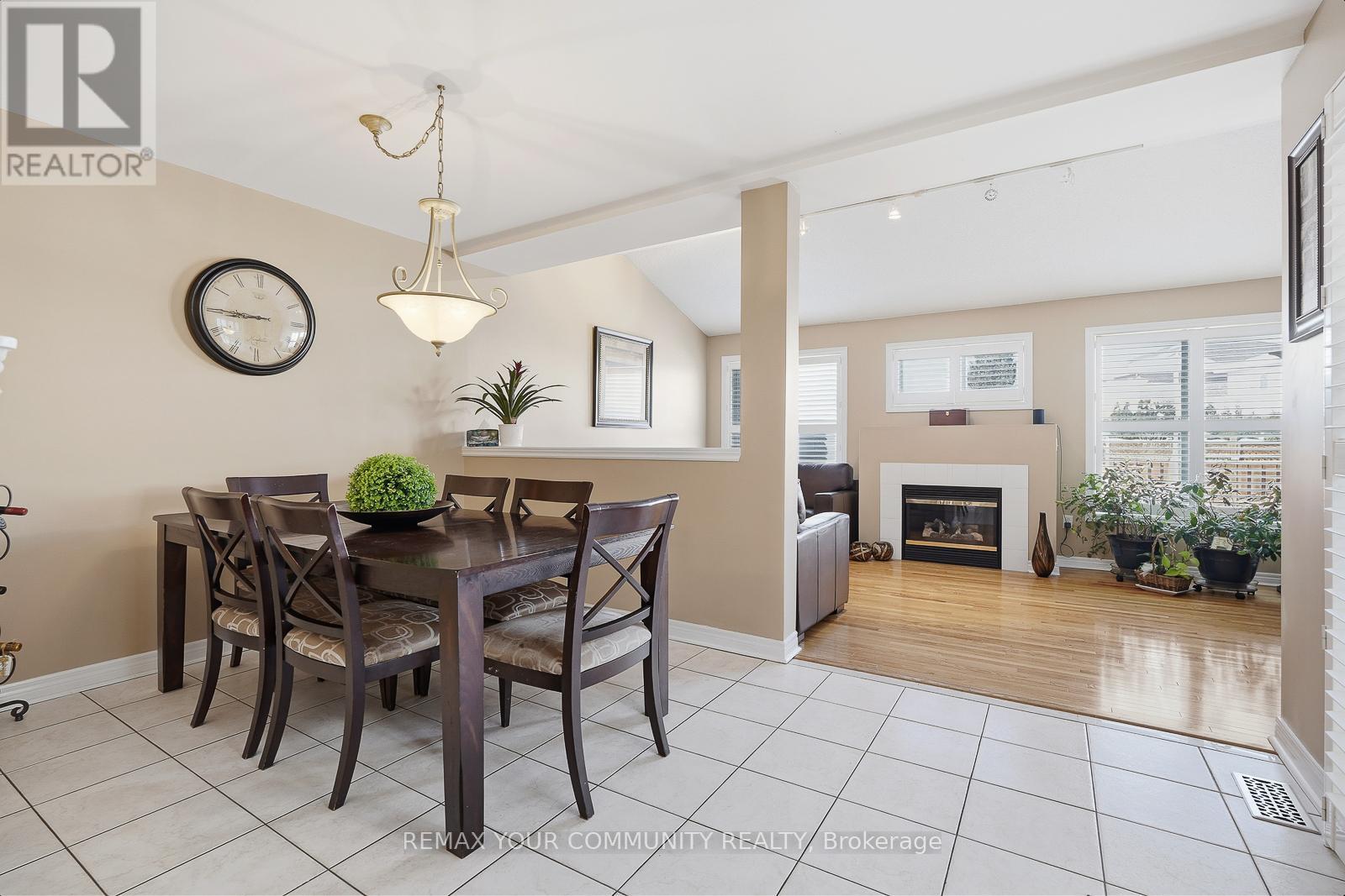 94 Sunridge Street, Richmond Hill, Ontario  L4E 3Z4 - Photo 9 - N12771298