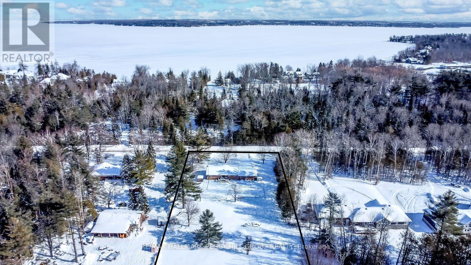 806 Harbour Street, Innisfil, Ontario  L0L 1W0 - Photo 2 - N12771318