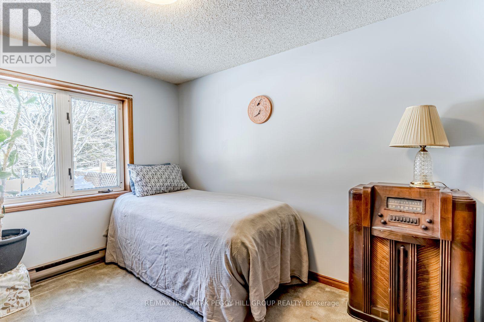 806 Harbour Street, Innisfil, Ontario  L0L 1W0 - Photo 7 - N12771318