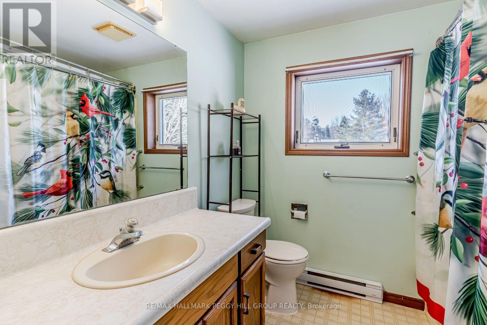 806 Harbour Street, Innisfil, Ontario  L0L 1W0 - Photo 8 - N12771318