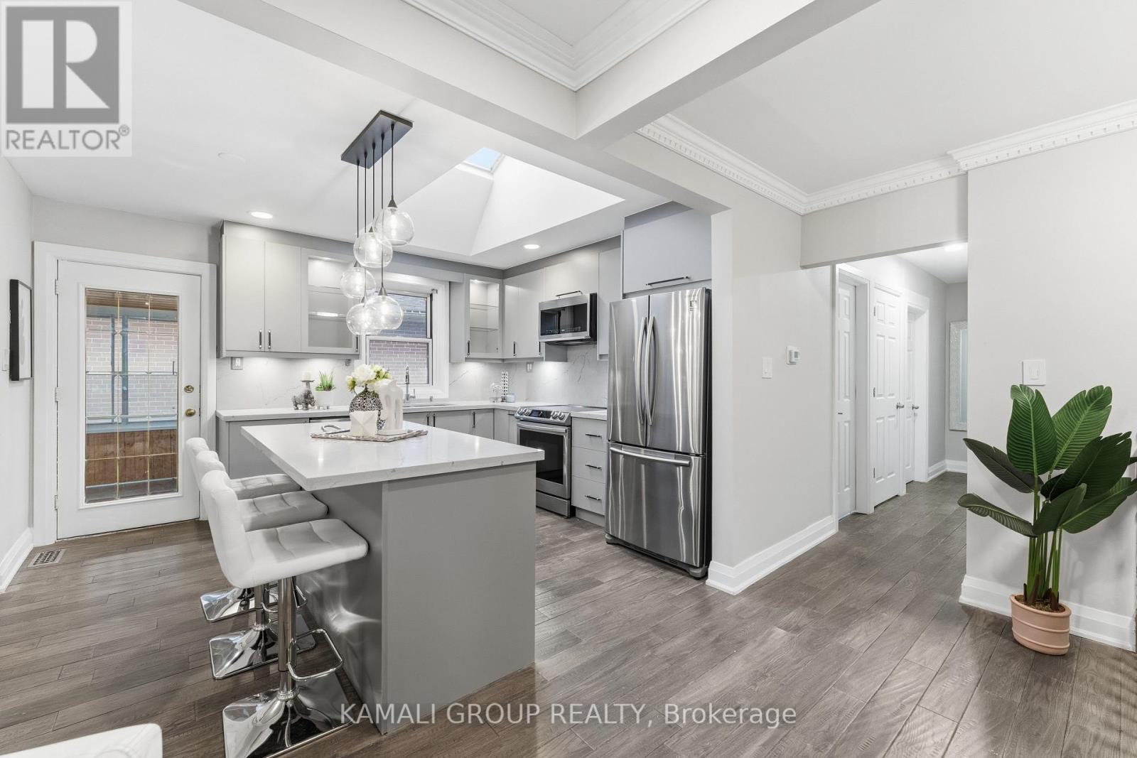 Main - 156 Trayborn Drive, Richmond Hill, Ontario  L4C 4L1 - Photo 9 - N12771324