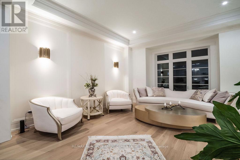 25 Calla Trail, Aurora, Ontario  L4G 6W4 - Photo 4 - N12771332