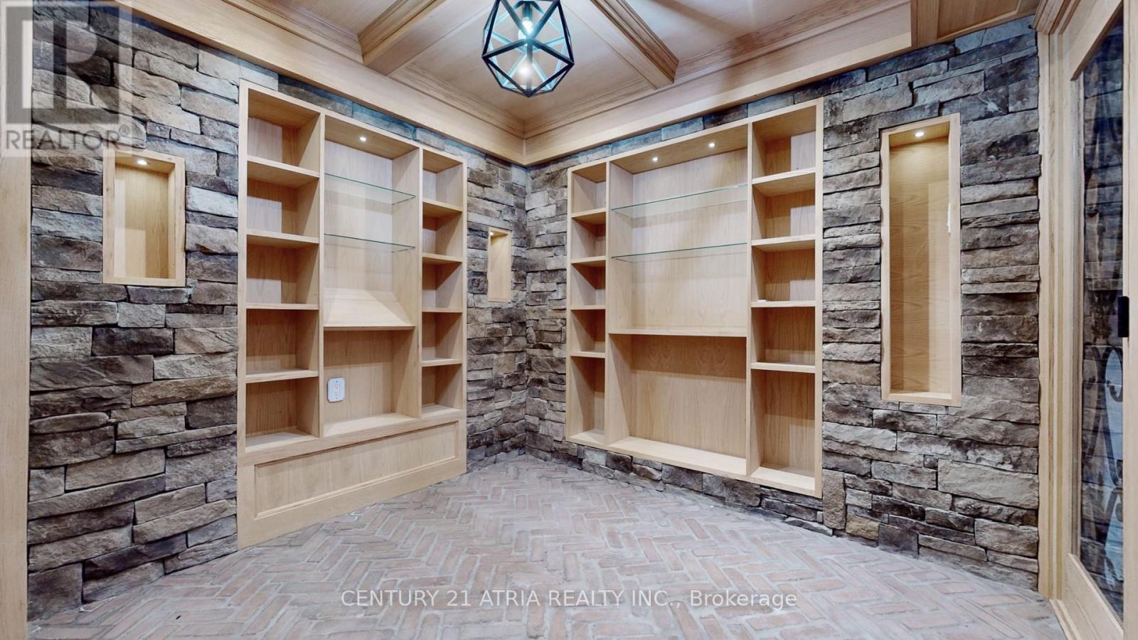 111 Lake Woods Drive, Whitchurch-Stouffville, Ontario  L4A 1P1 - Photo 27 - N12771350