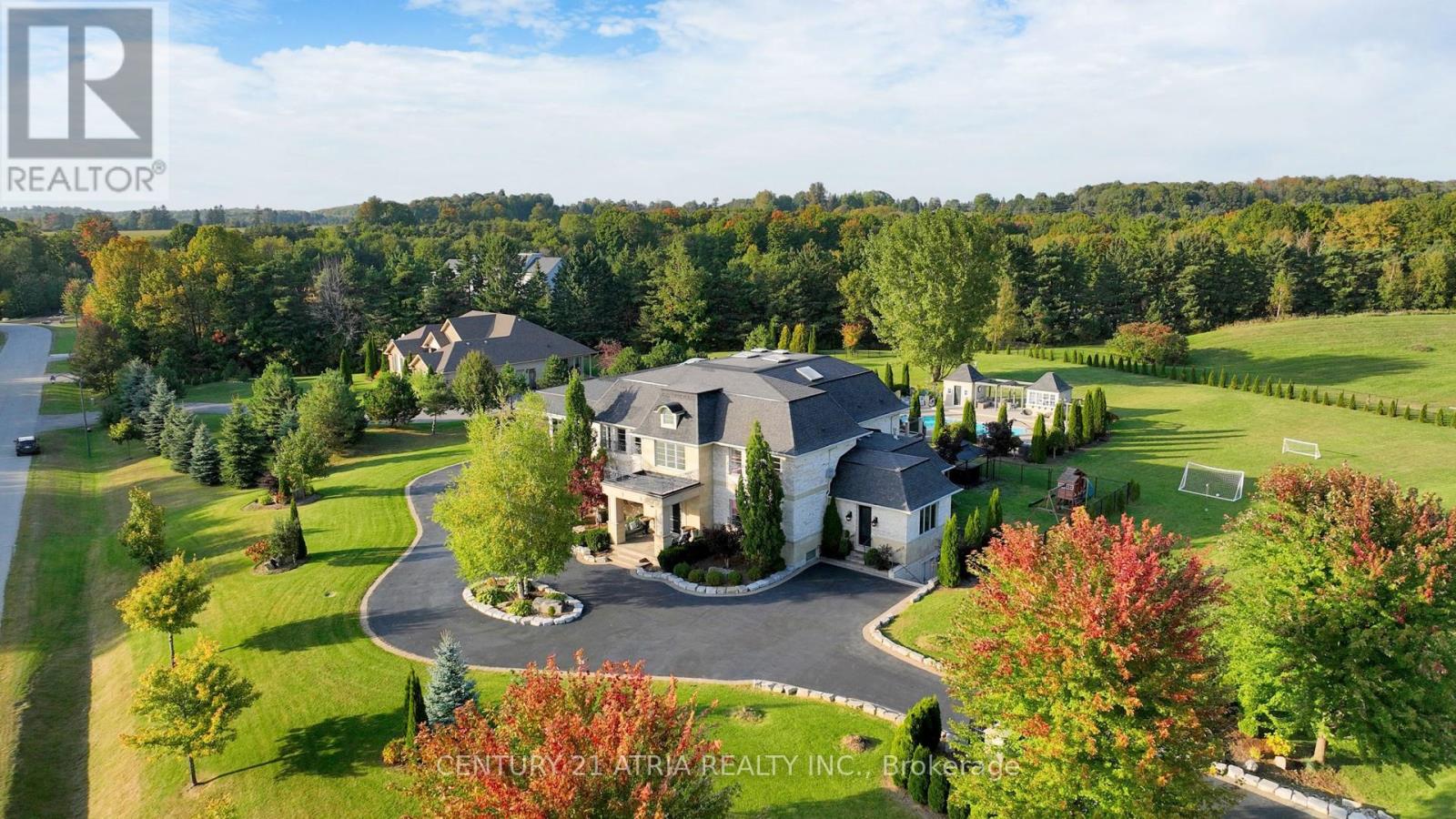 111 Lake Woods Drive, Whitchurch-Stouffville, Ontario  L4A 1P1 - Photo 3 - N12771350