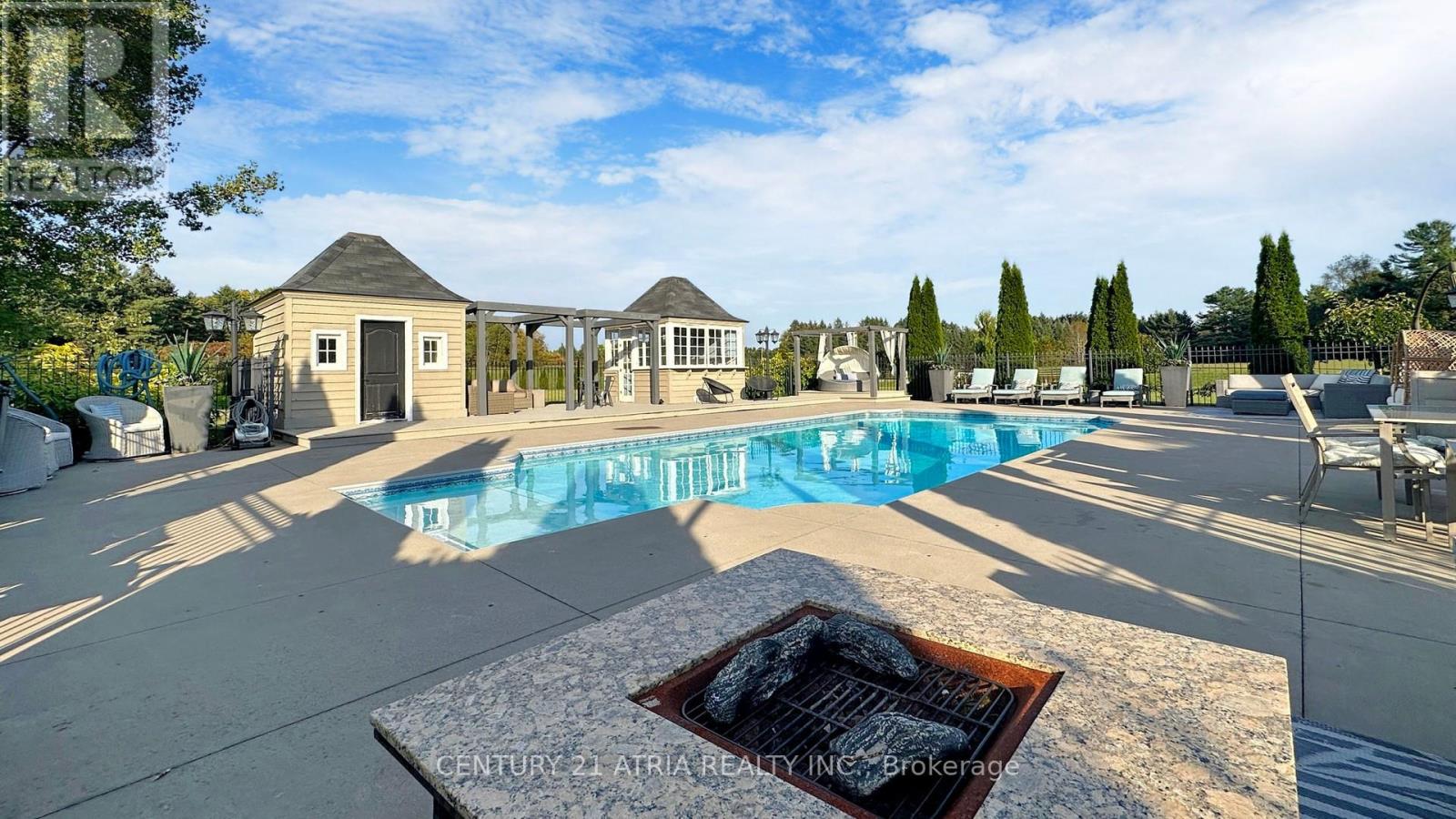 111 Lake Woods Drive, Whitchurch-Stouffville, Ontario  L4A 1P1 - Photo 34 - N12771350