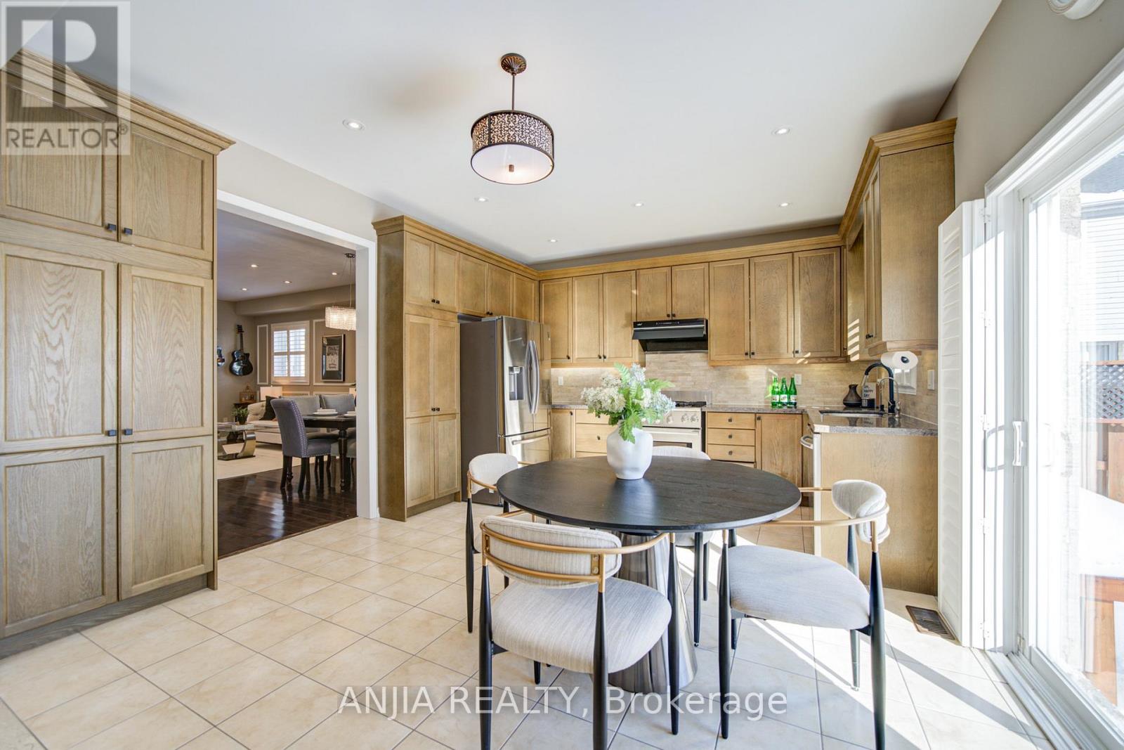 102 Wilf Morden Road, Whitchurch-Stouffville, Ontario  L4A 0K1 - Photo 13 - N12771386