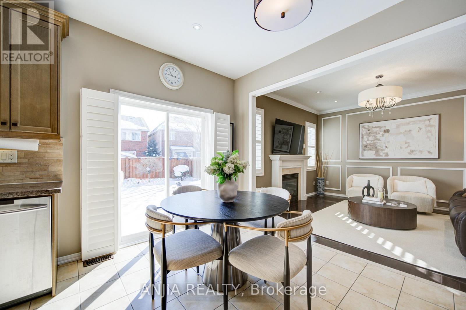 102 Wilf Morden Road, Whitchurch-Stouffville, Ontario  L4A 0K1 - Photo 18 - N12771386