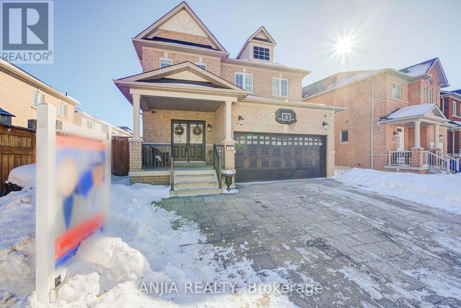 102 Wilf Morden Road, Whitchurch-Stouffville, Ontario  L4A 0K1 - Photo 2 - N12771386