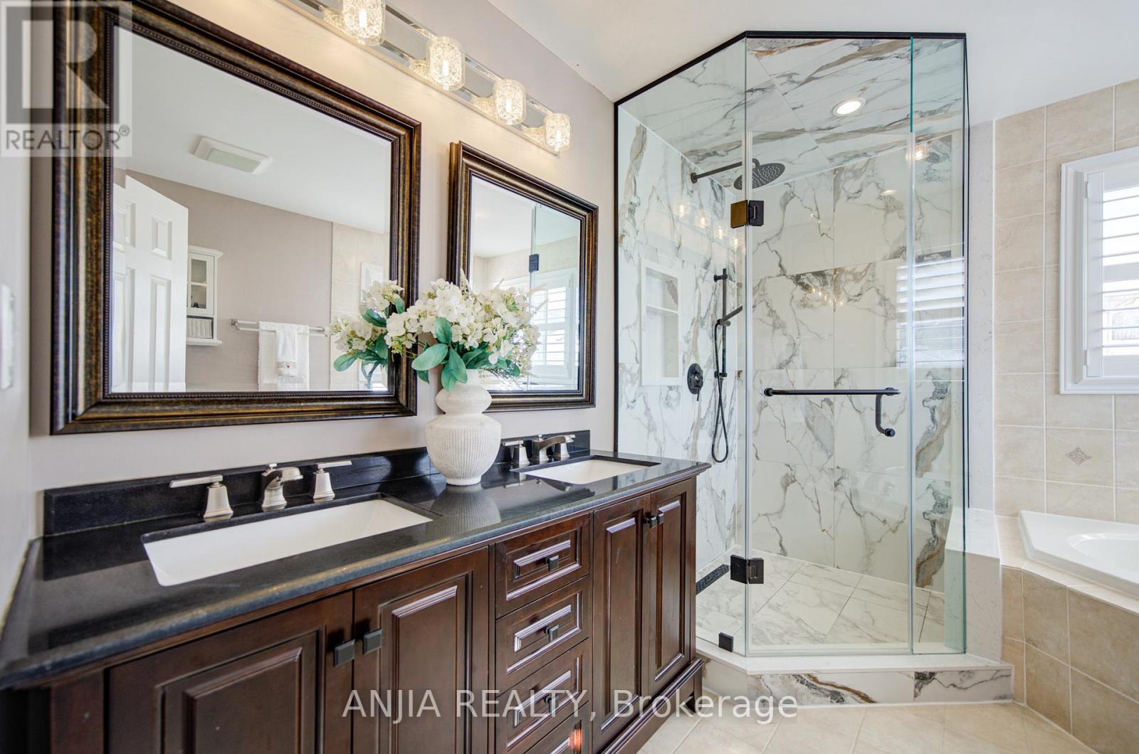 102 Wilf Morden Road, Whitchurch-Stouffville, Ontario  L4A 0K1 - Photo 25 - N12771386