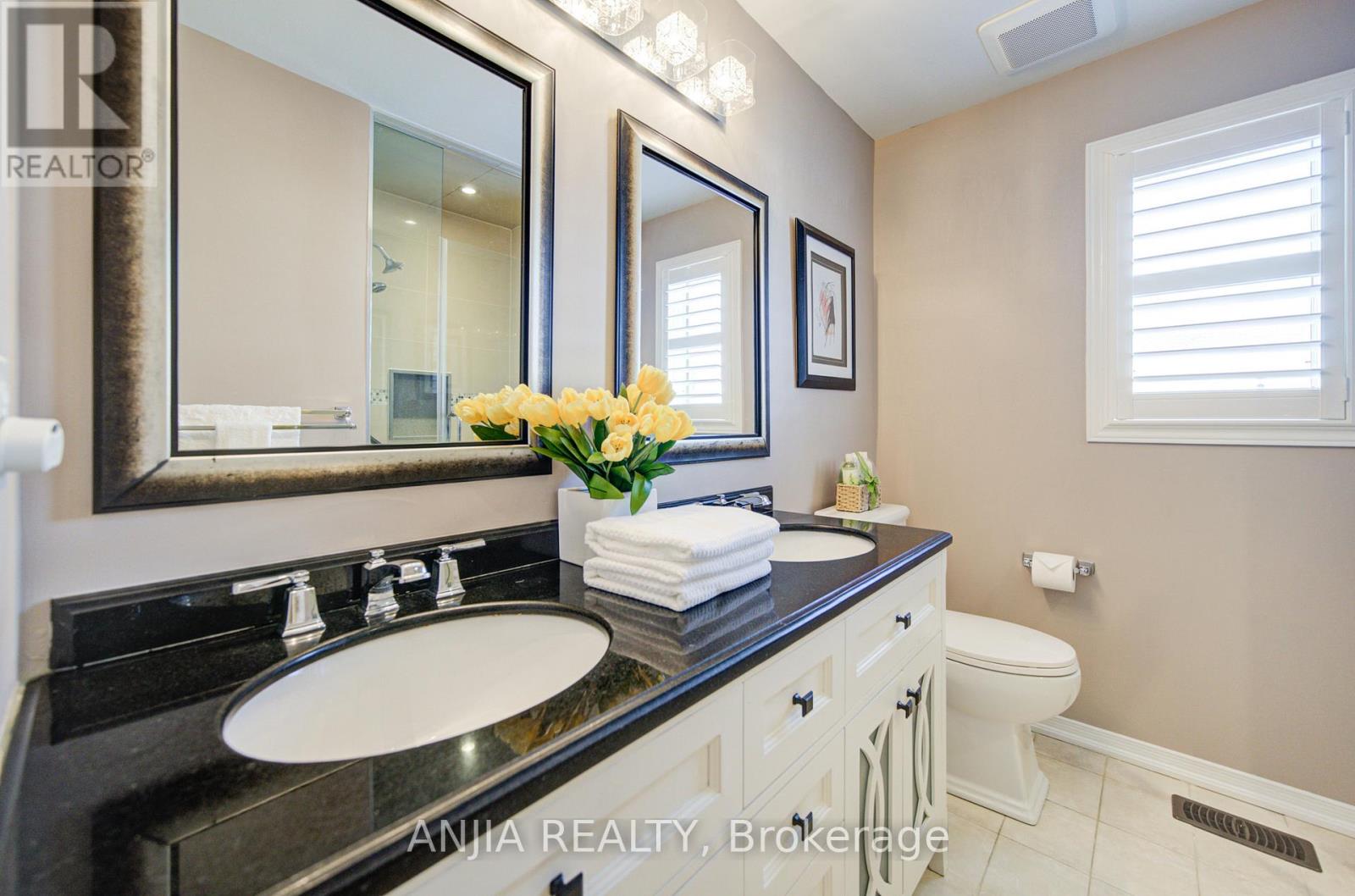 102 Wilf Morden Road, Whitchurch-Stouffville, Ontario  L4A 0K1 - Photo 29 - N12771386