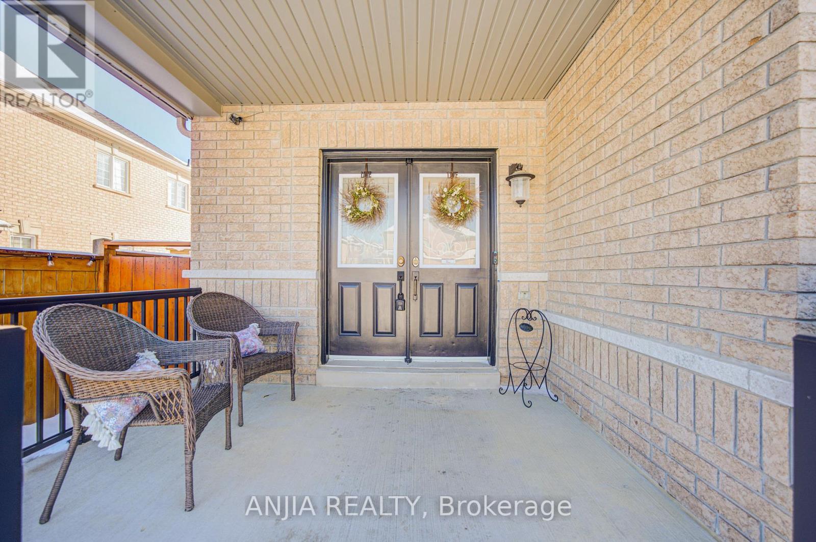 102 Wilf Morden Road, Whitchurch-Stouffville, Ontario  L4A 0K1 - Photo 6 - N12771386