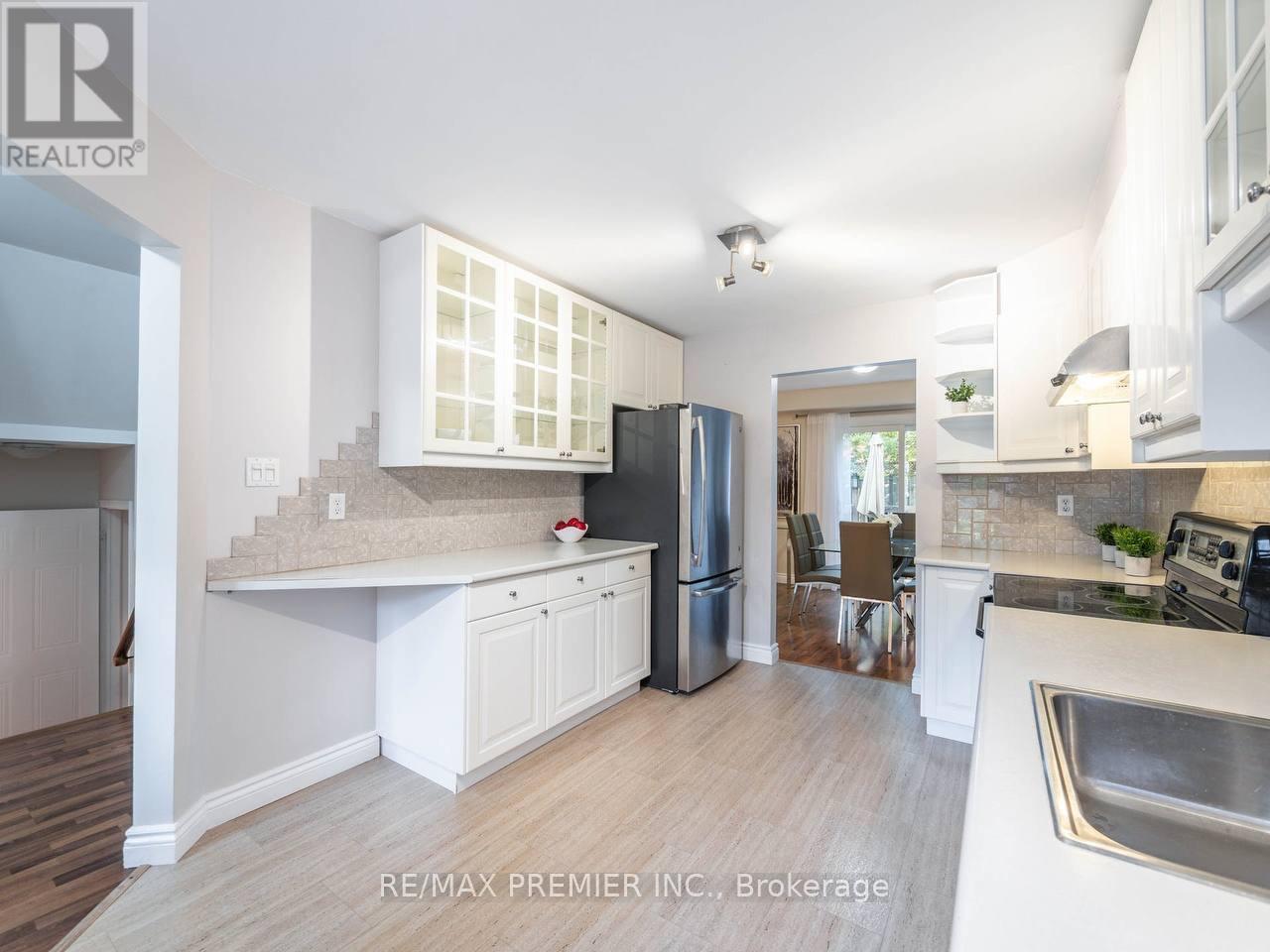 39 Ross Linton Drive, Aurora, Ontario  L4G 6T3 - Photo 11 - N12771412