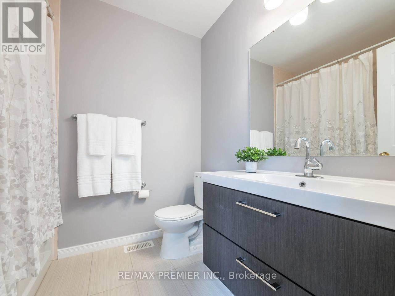 39 Ross Linton Drive, Aurora, Ontario  L4G 6T3 - Photo 36 - N12771412