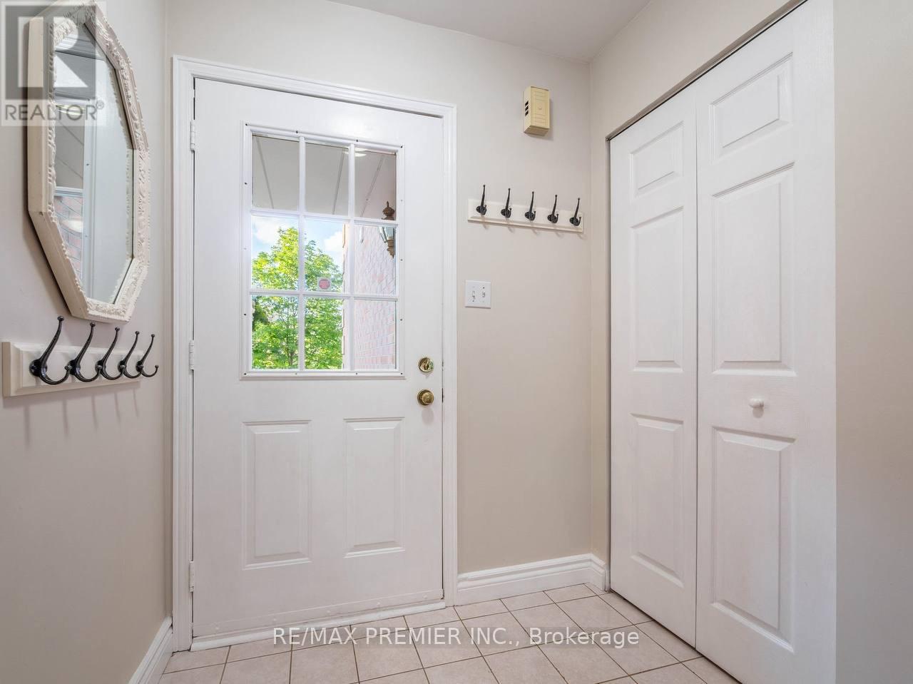 39 Ross Linton Drive, Aurora, Ontario  L4G 6T3 - Photo 5 - N12771412