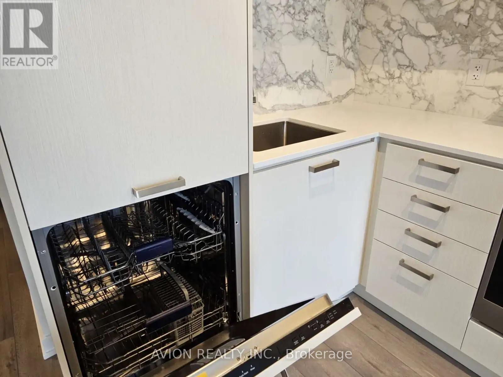 1816 - 38 Honeycrisp Crescent, Vaughan, Ontario  L4K 0M8 - Photo 9 - N12771450