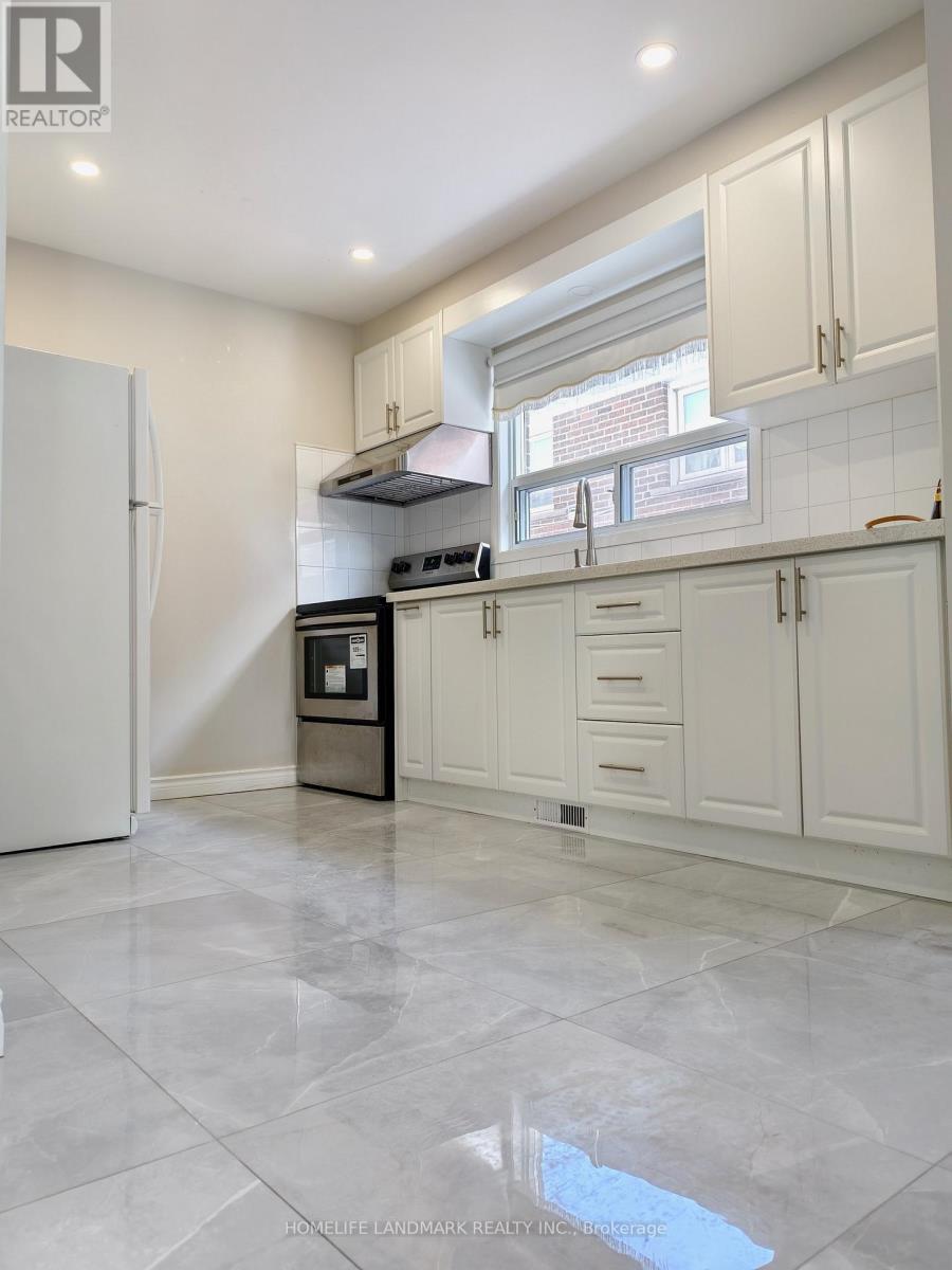 Main Unit - 219 Shawnee Circle, Toronto, Ontario  M2H 2Y3 - Photo 5 - C12527356