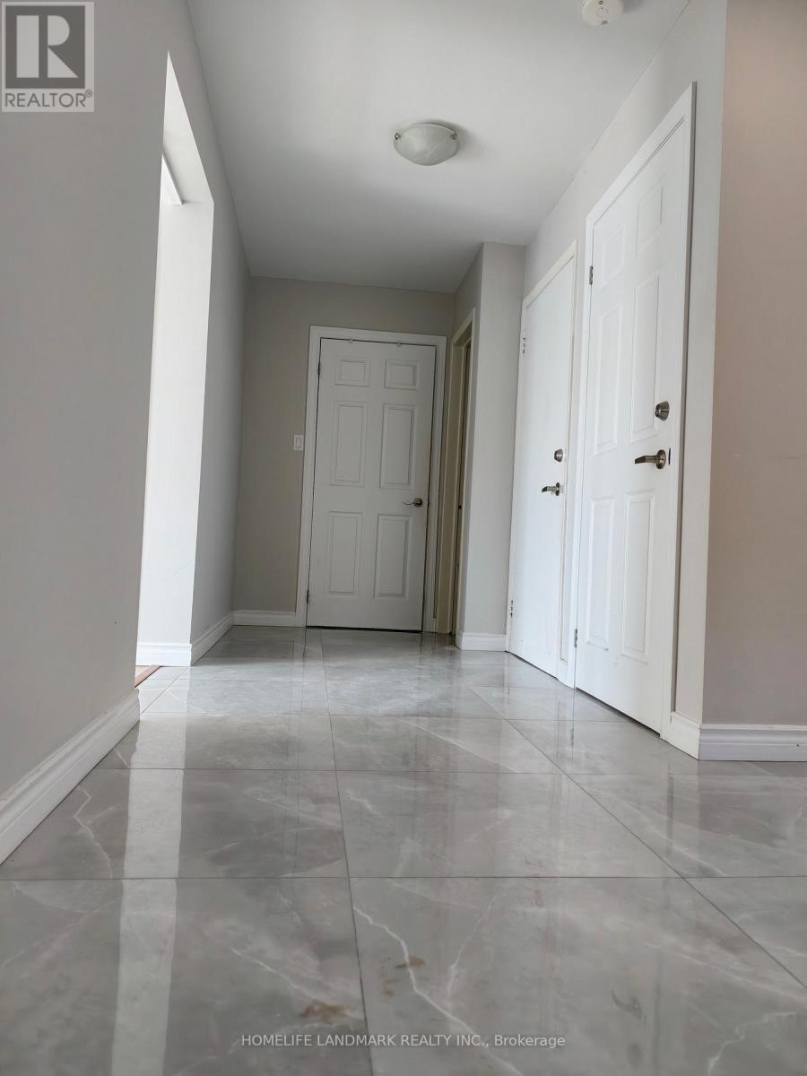 Main Unit - 219 Shawnee Circle, Toronto, Ontario  M2H 2Y3 - Photo 10 - C12527356