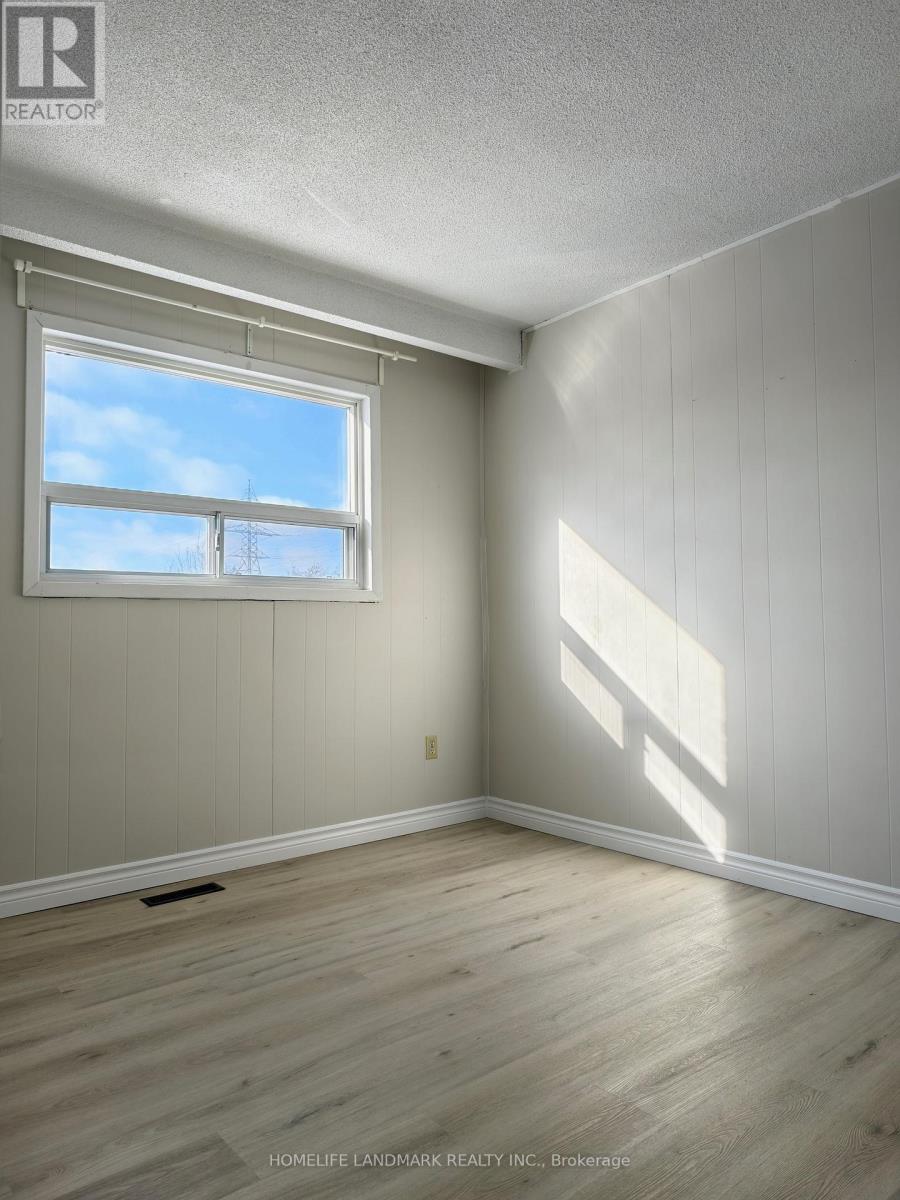 Main Unit - 219 Shawnee Circle, Toronto, Ontario  M2H 2Y3 - Photo 8 - C12527356