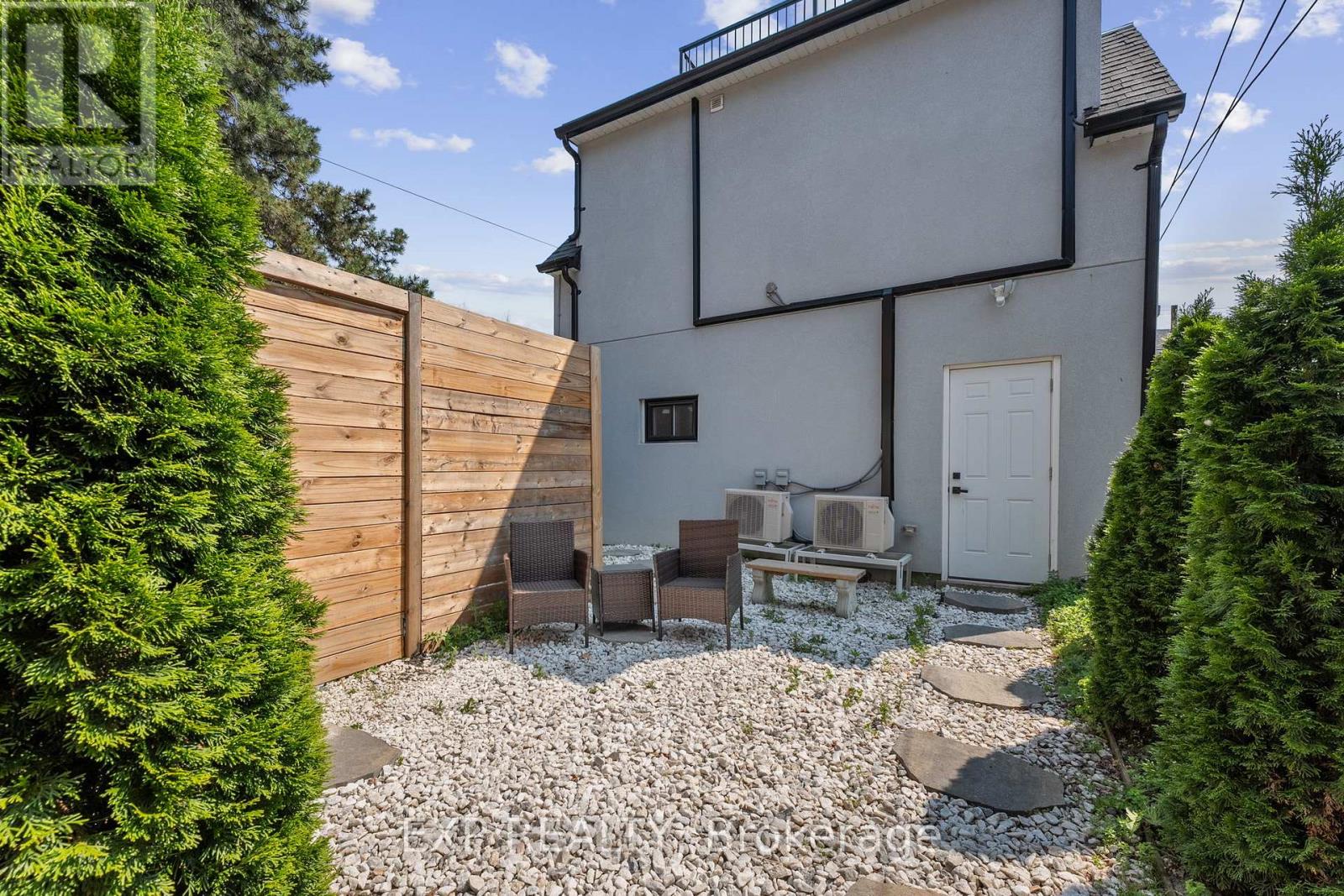 29 Grace Street, Toronto (Trinity-Bellwoods), Ontario  M6J 2S4 - Photo 38 - C12670900