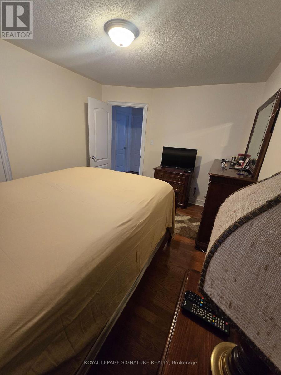 Upper Bedroom - 19 Red Plant Crescent, Brampton, Ontario  L7A 1V8 - Photo 5 - W12766462