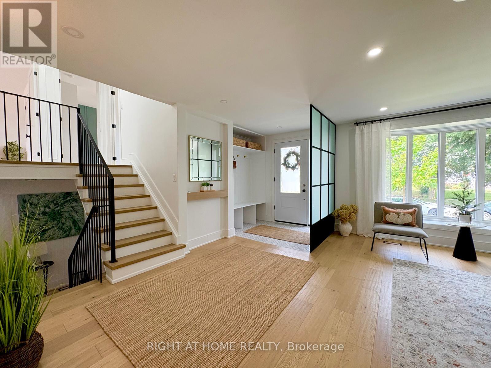 23 Drury Lane, Toronto, Ontario  M9P 1P8 - Photo 4 - W12771306