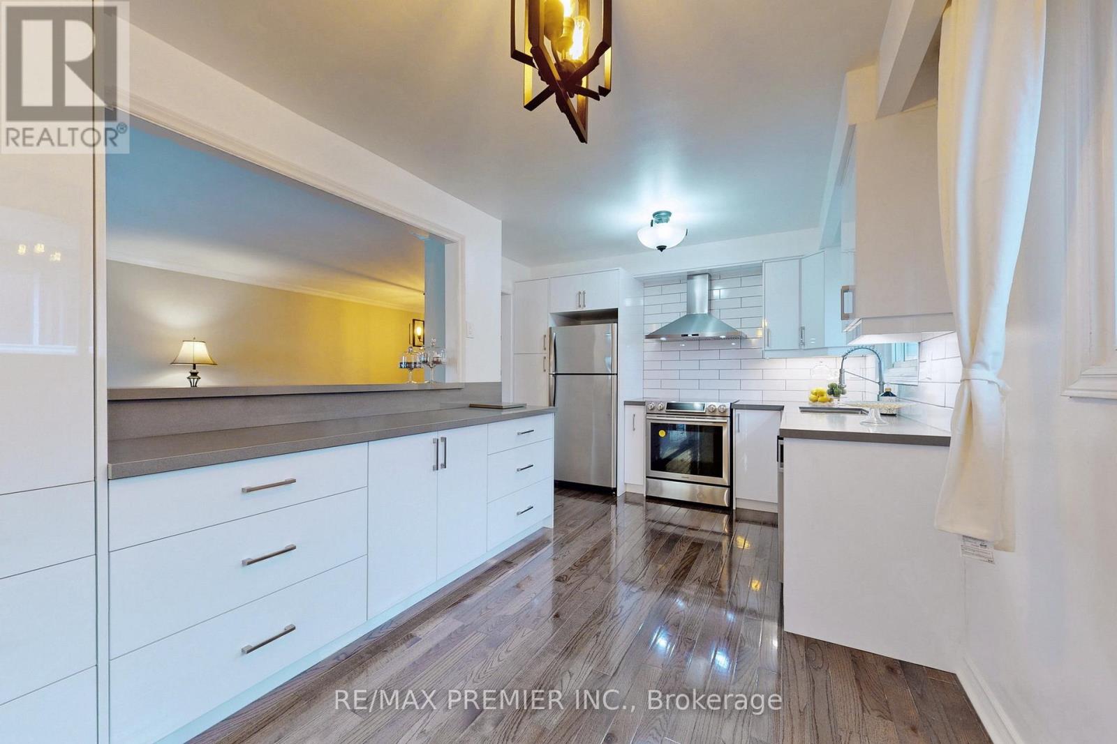 3646 Molly Avenue, Mississauga, Ontario  L5A 3M5 - Photo 10 - W12771338