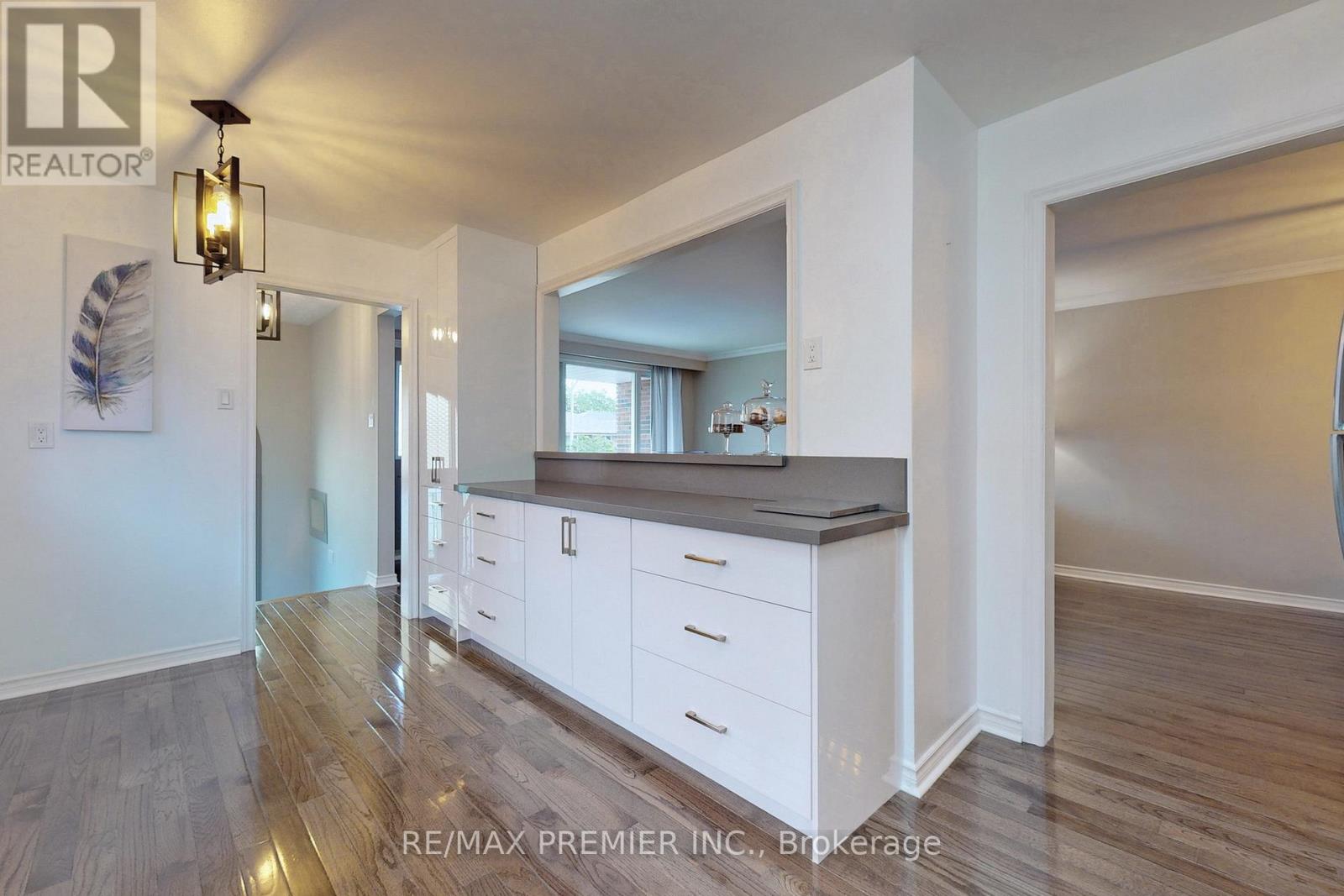 3646 Molly Avenue, Mississauga, Ontario  L5A 3M5 - Photo 12 - W12771338