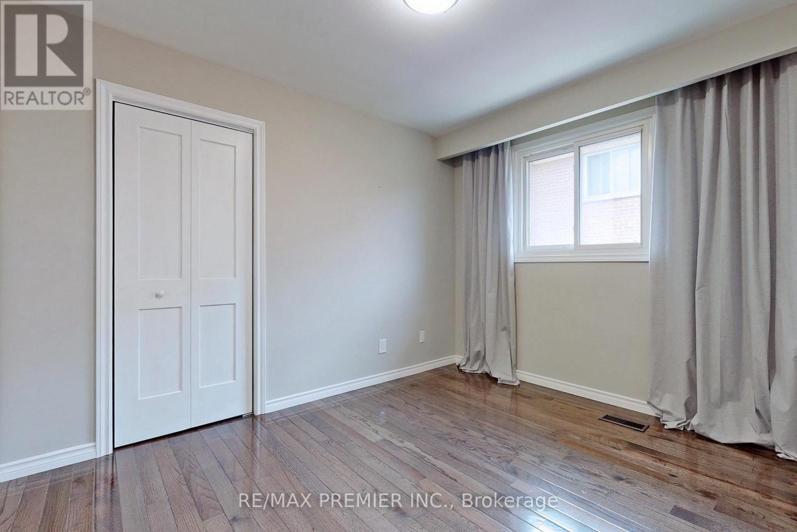 3646 Molly Avenue, Mississauga, Ontario  L5A 3M5 - Photo 16 - W12771338