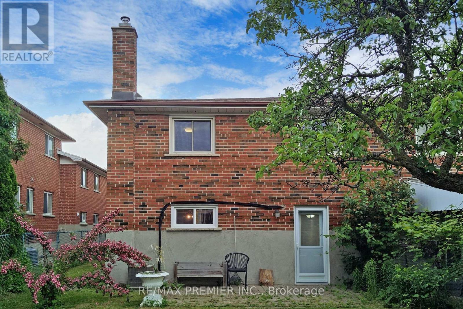 3646 Molly Avenue, Mississauga, Ontario  L5A 3M5 - Photo 22 - W12771338