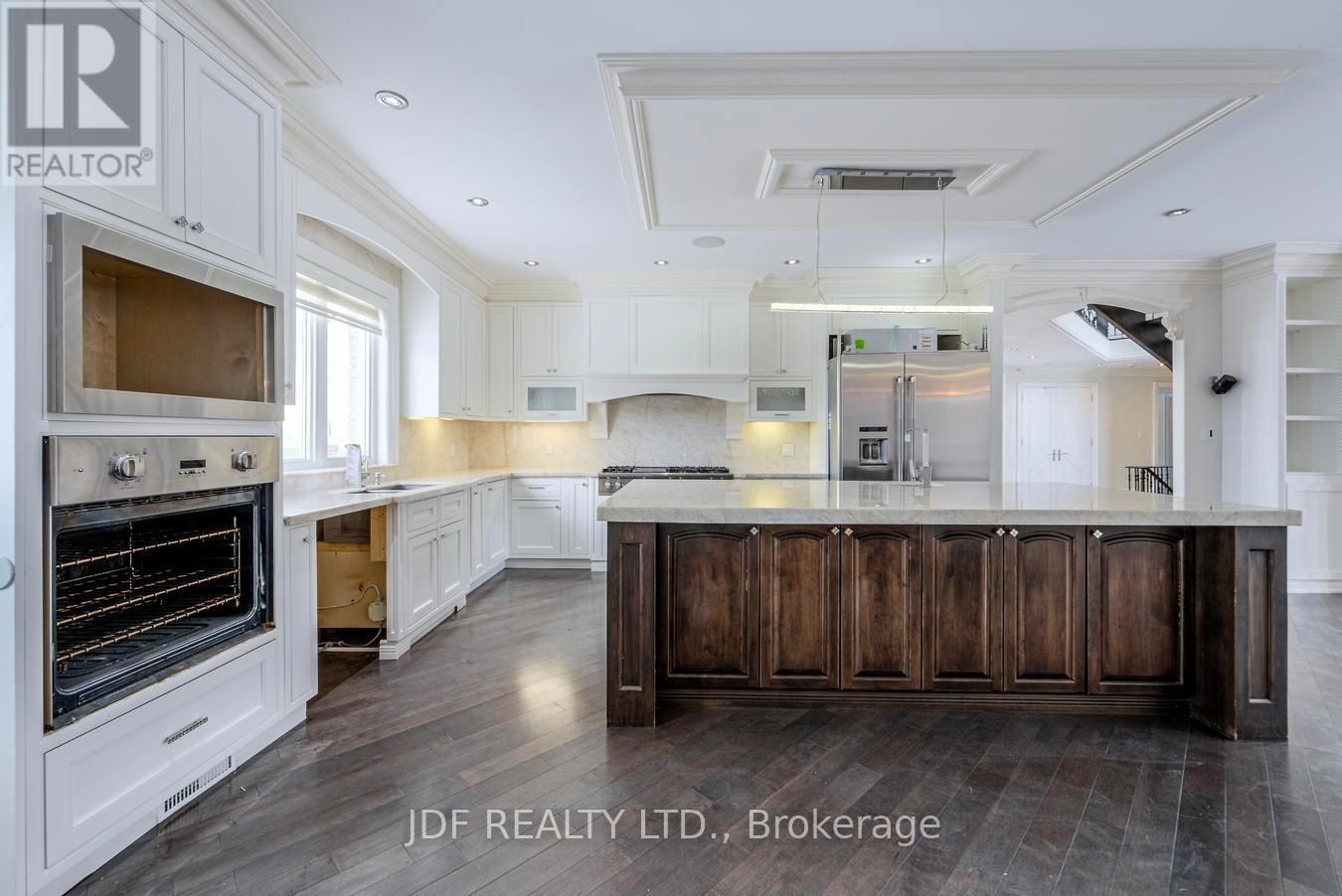 18 Cheval Court, Brampton, Ontario  L6P 0E3 - Photo 10 - W12771356