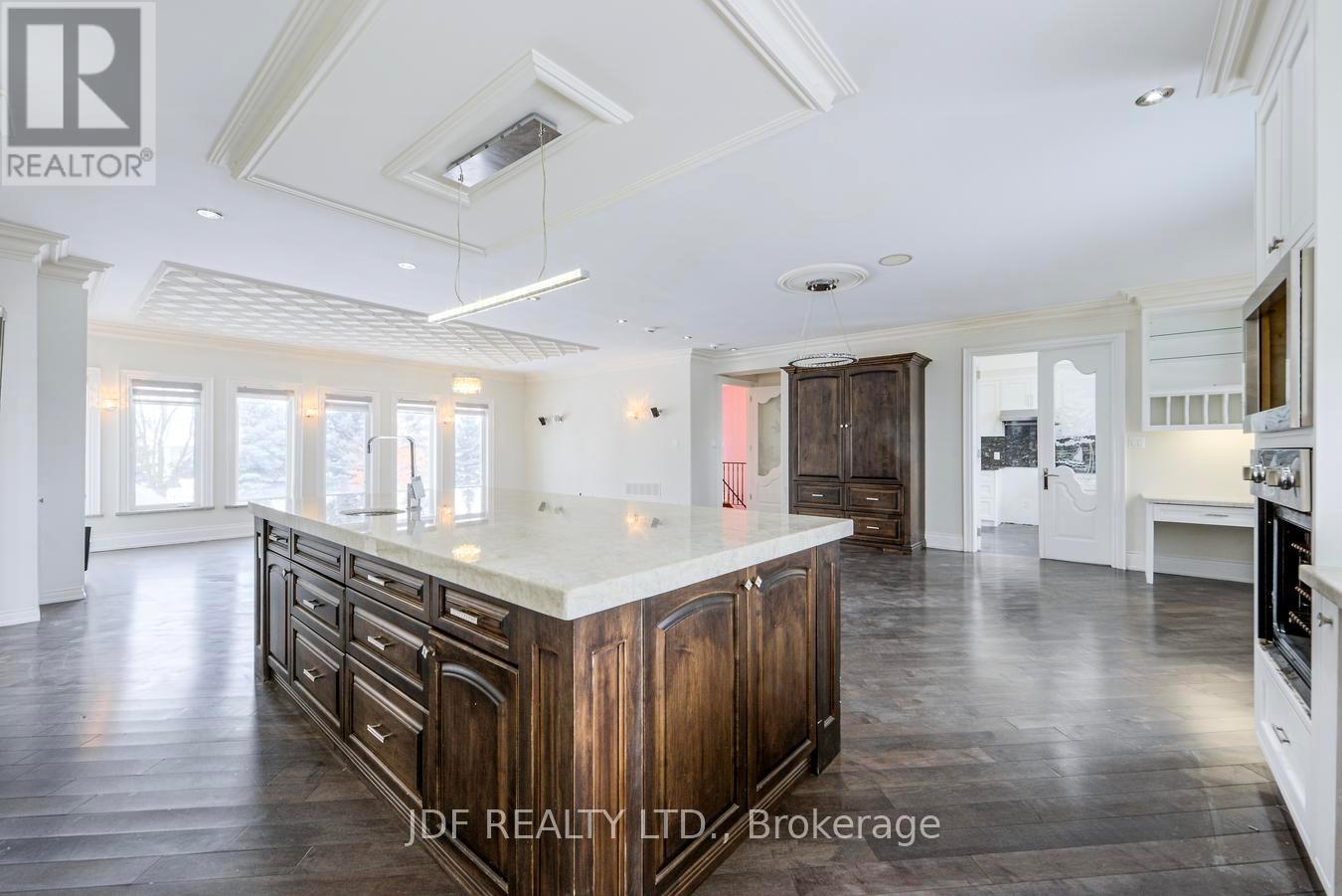 18 Cheval Court, Brampton, Ontario  L6P 0E3 - Photo 11 - W12771356