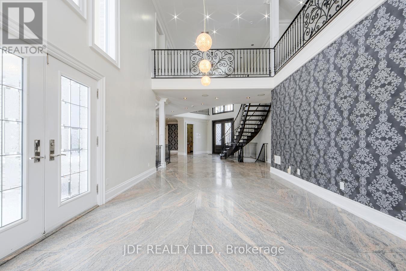 18 Cheval Court, Brampton, Ontario  L6P 0E3 - Photo 6 - W12771356