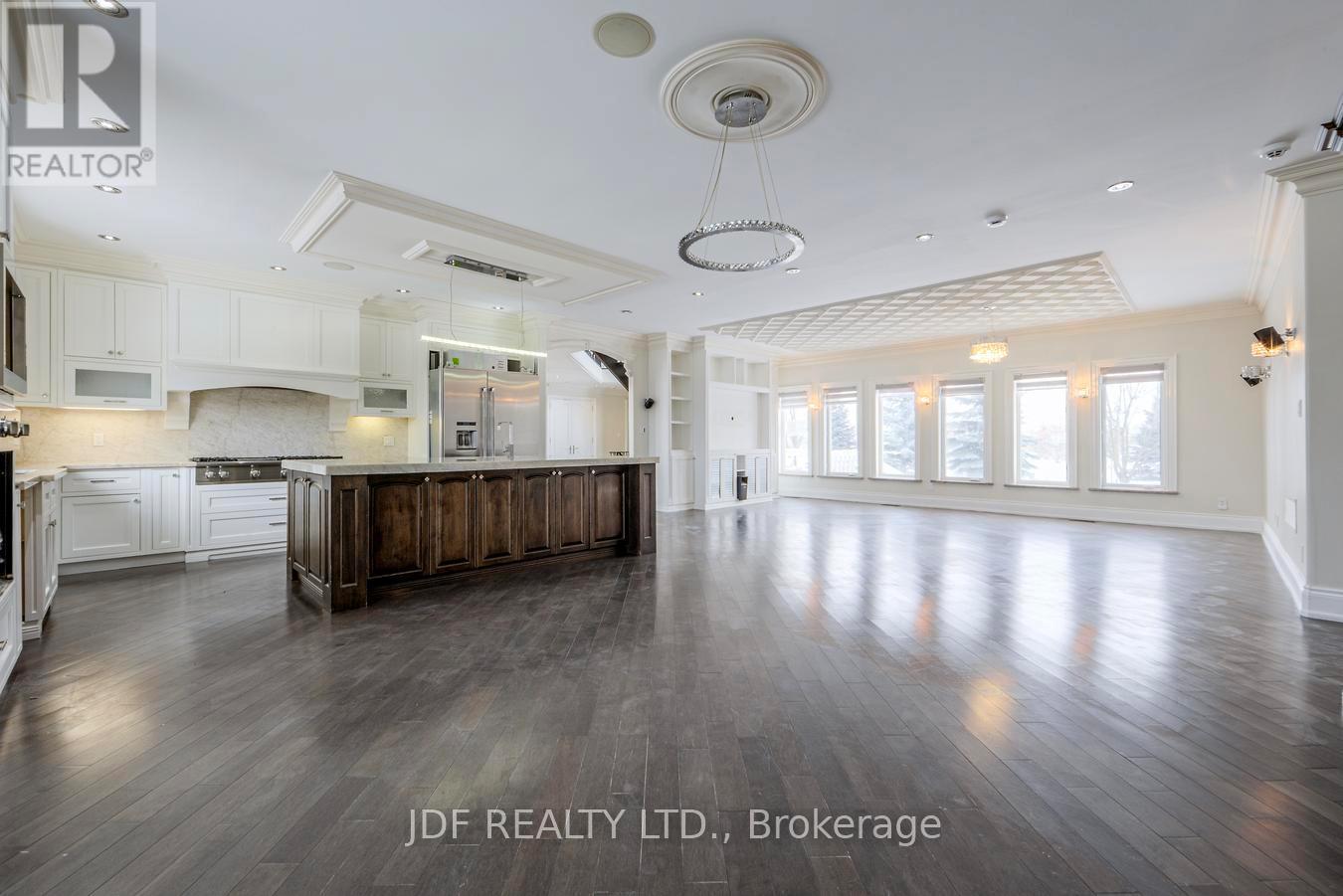 18 Cheval Court, Brampton, Ontario  L6P 0E3 - Photo 9 - W12771356