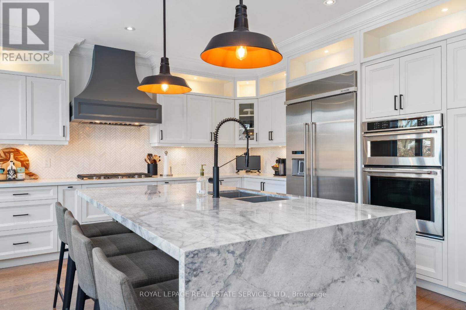 104 Westrose Avenue, Toronto (Kingsway South), Ontario  M8X 2A3 - Photo 14 - W12771406