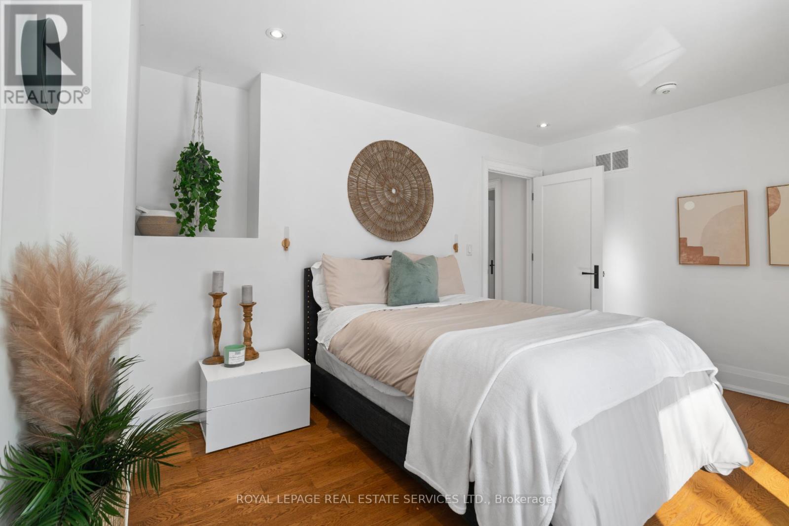 104 Westrose Avenue, Toronto (Kingsway South), Ontario  M8X 2A3 - Photo 21 - W12771406