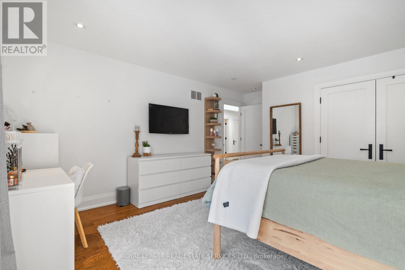 104 Westrose Avenue, Toronto (Kingsway South), Ontario  M8X 2A3 - Photo 23 - W12771406