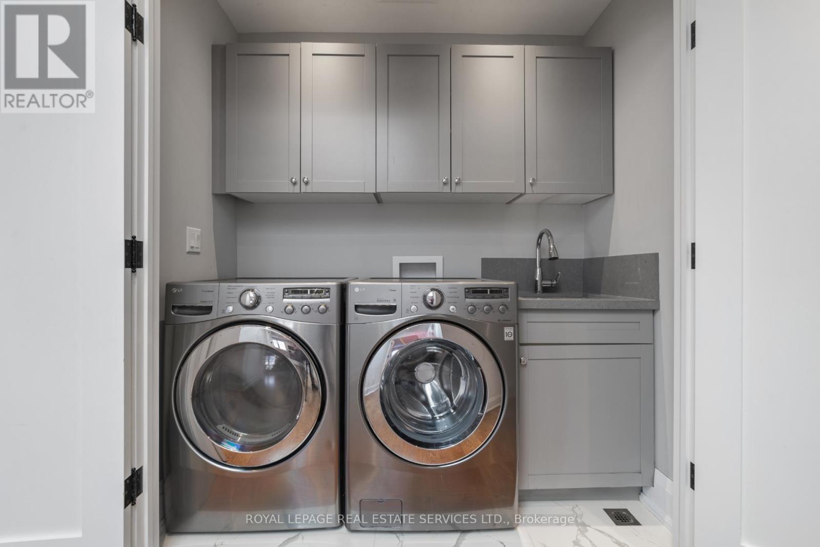 104 Westrose Avenue, Toronto (Kingsway South), Ontario  M8X 2A3 - Photo 27 - W12771406