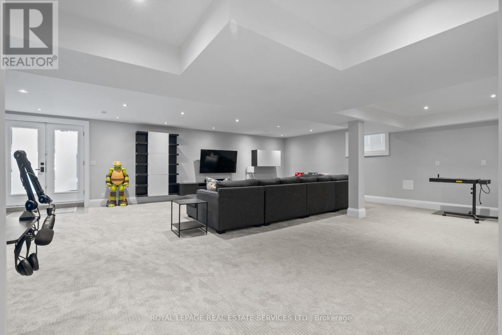 104 Westrose Avenue, Toronto (Kingsway South), Ontario  M8X 2A3 - Photo 31 - W12771406