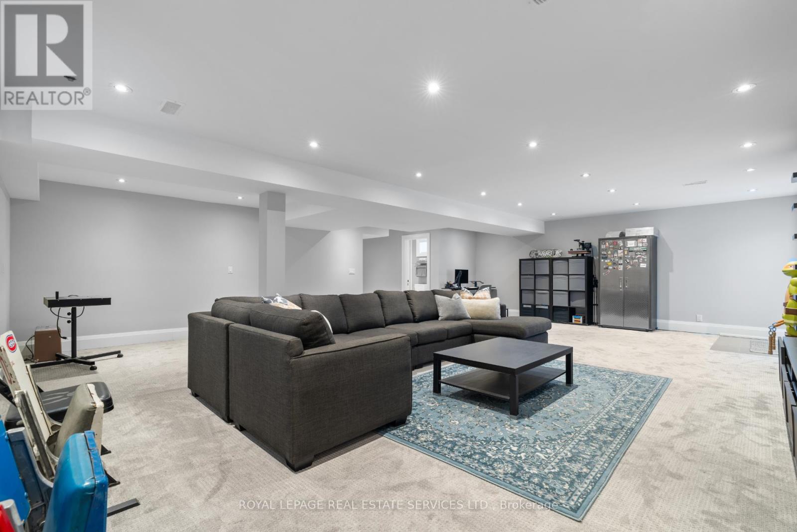 104 Westrose Avenue, Toronto (Kingsway South), Ontario  M8X 2A3 - Photo 32 - W12771406