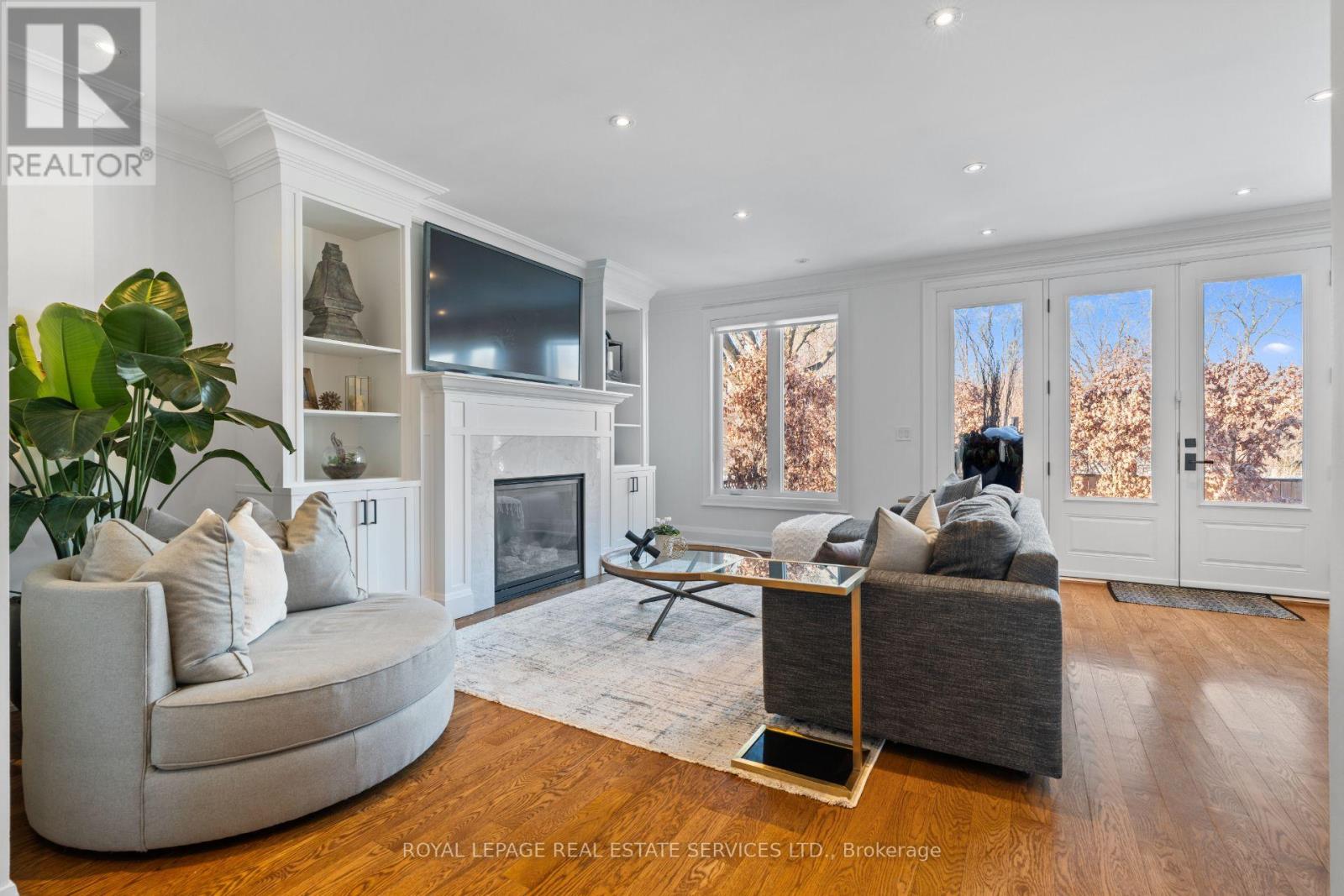 104 Westrose Avenue, Toronto (Kingsway South), Ontario  M8X 2A3 - Photo 8 - W12771406