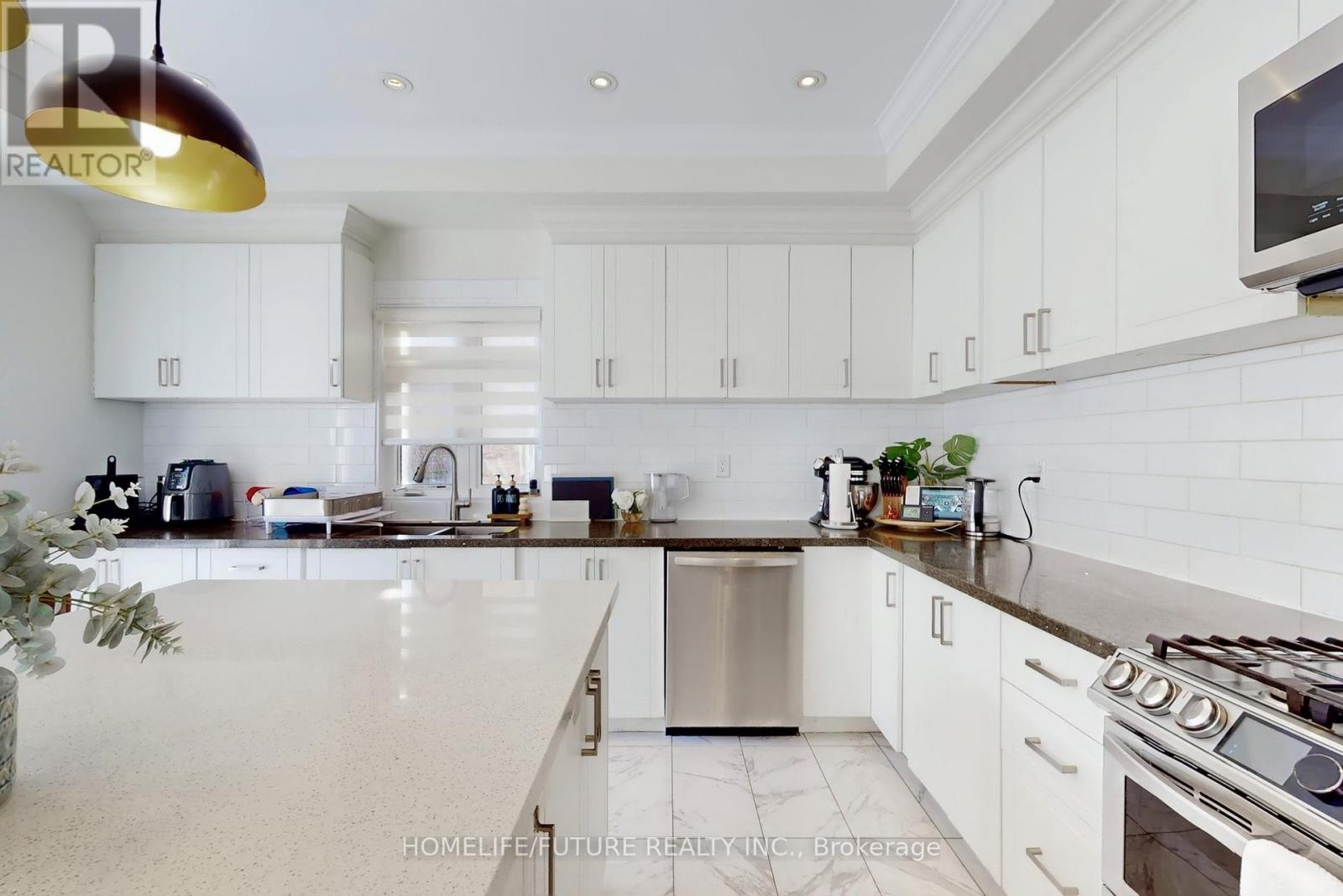 1076 Woodward Avenue, Milton, Ontario  L9T 5P4 - Photo 13 - W12771464