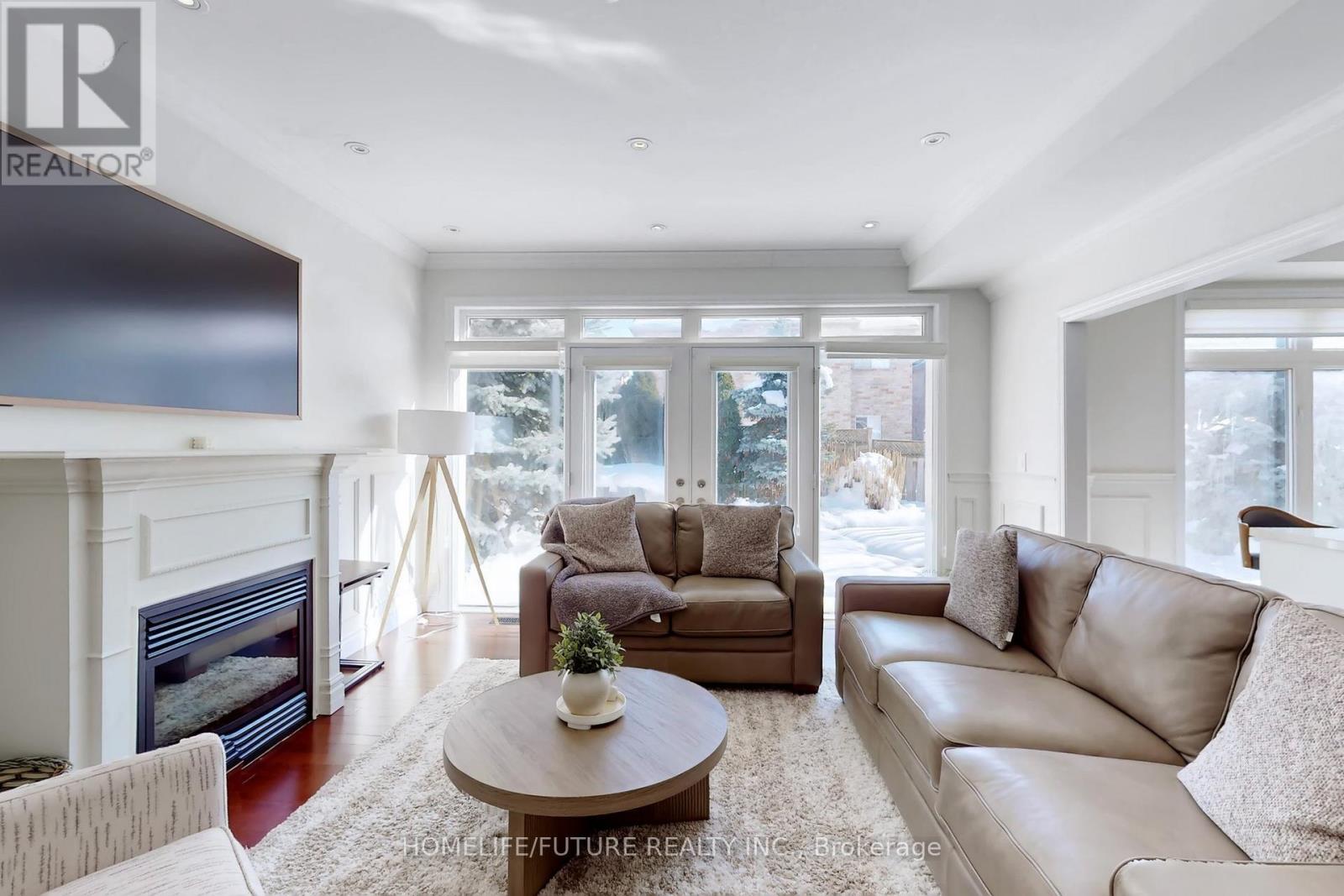 1076 Woodward Avenue, Milton, Ontario  L9T 5P4 - Photo 2 - W12771464