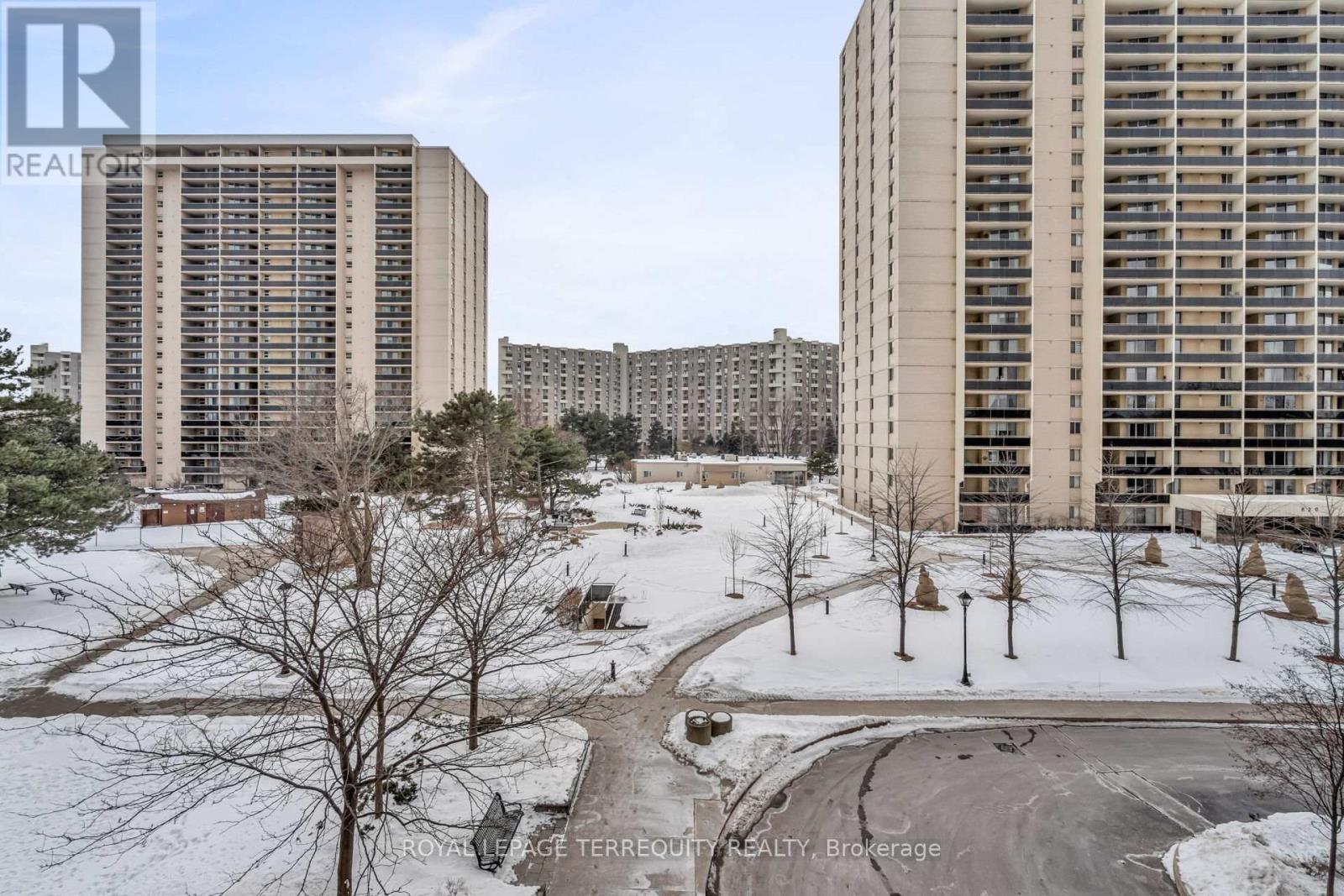 410 - 812 Burnhamthorpe Road, Toronto, Ontario  M9C 4W1 - Photo 18 - W12771472