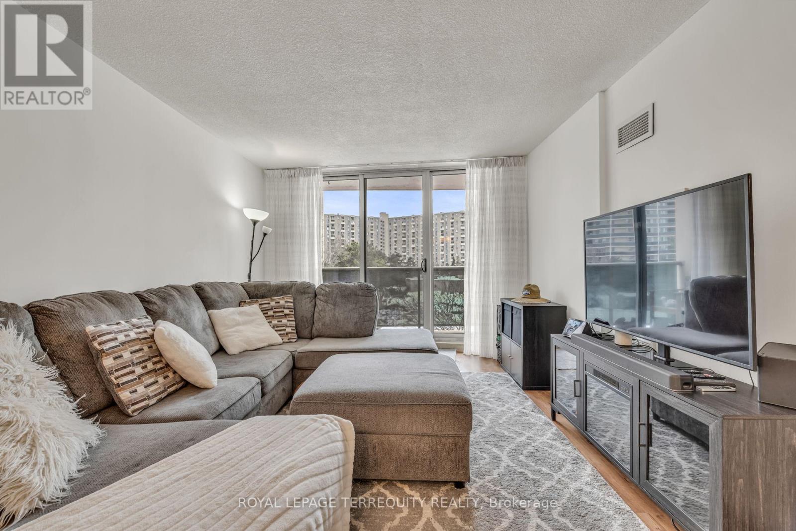 410 - 812 Burnhamthorpe Road, Toronto, Ontario  M9C 4W1 - Photo 7 - W12771472