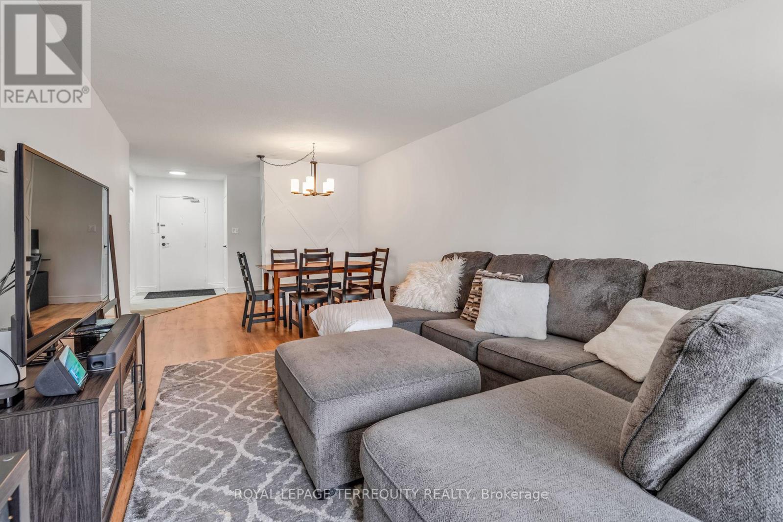 410 - 812 Burnhamthorpe Road, Toronto, Ontario  M9C 4W1 - Photo 8 - W12771472