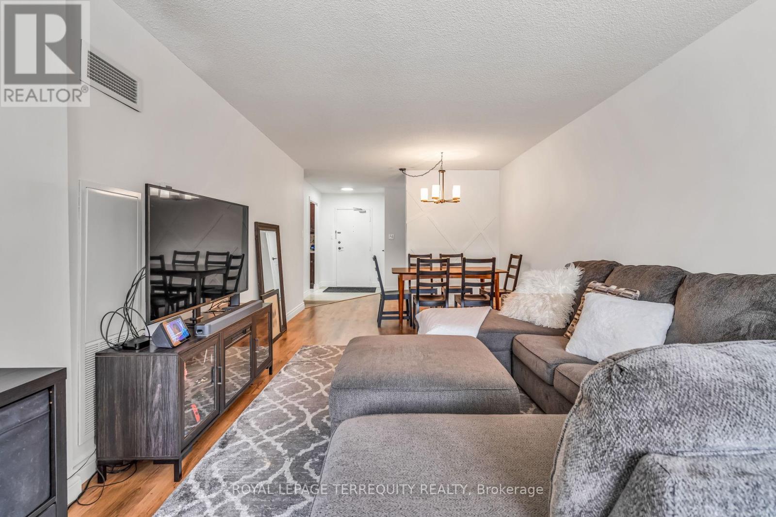 410 - 812 Burnhamthorpe Road, Toronto, Ontario  M9C 4W1 - Photo 9 - W12771472